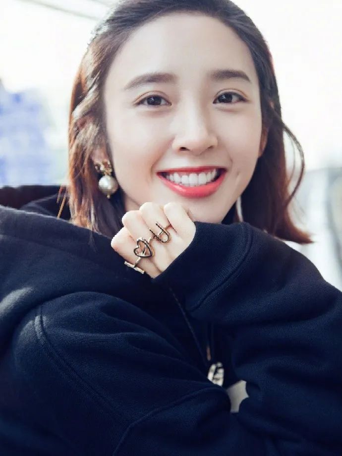 拍照时，怎么笑才好看？