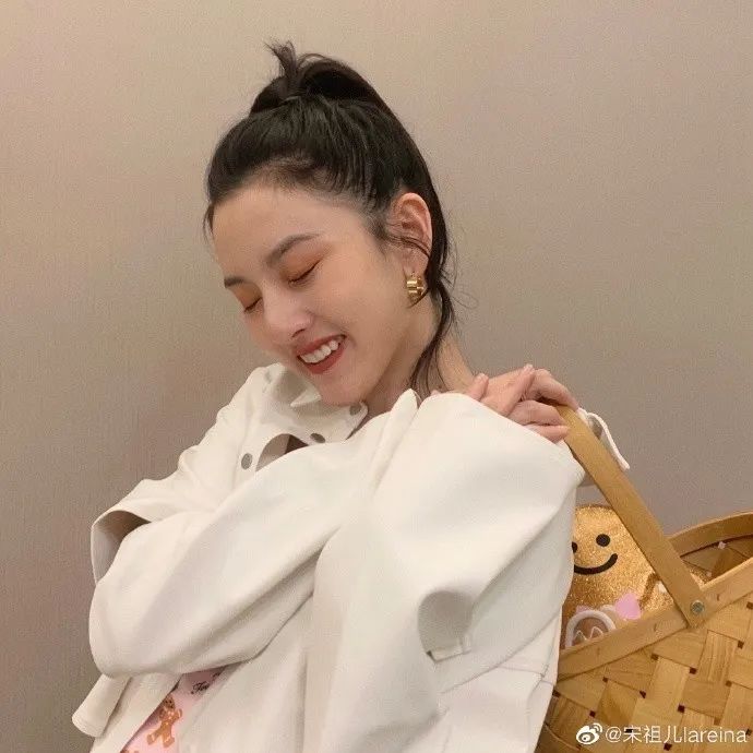 拍照时，怎么笑才好看？